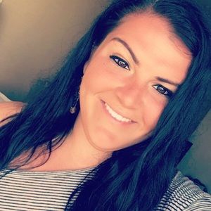 Meet your Posher, Elizabeth